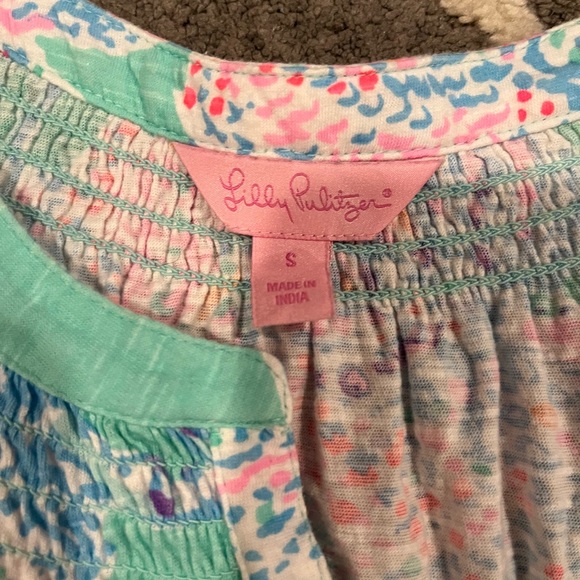 EUC Lilly Pulitzer Essie top - Picture 2 of 2